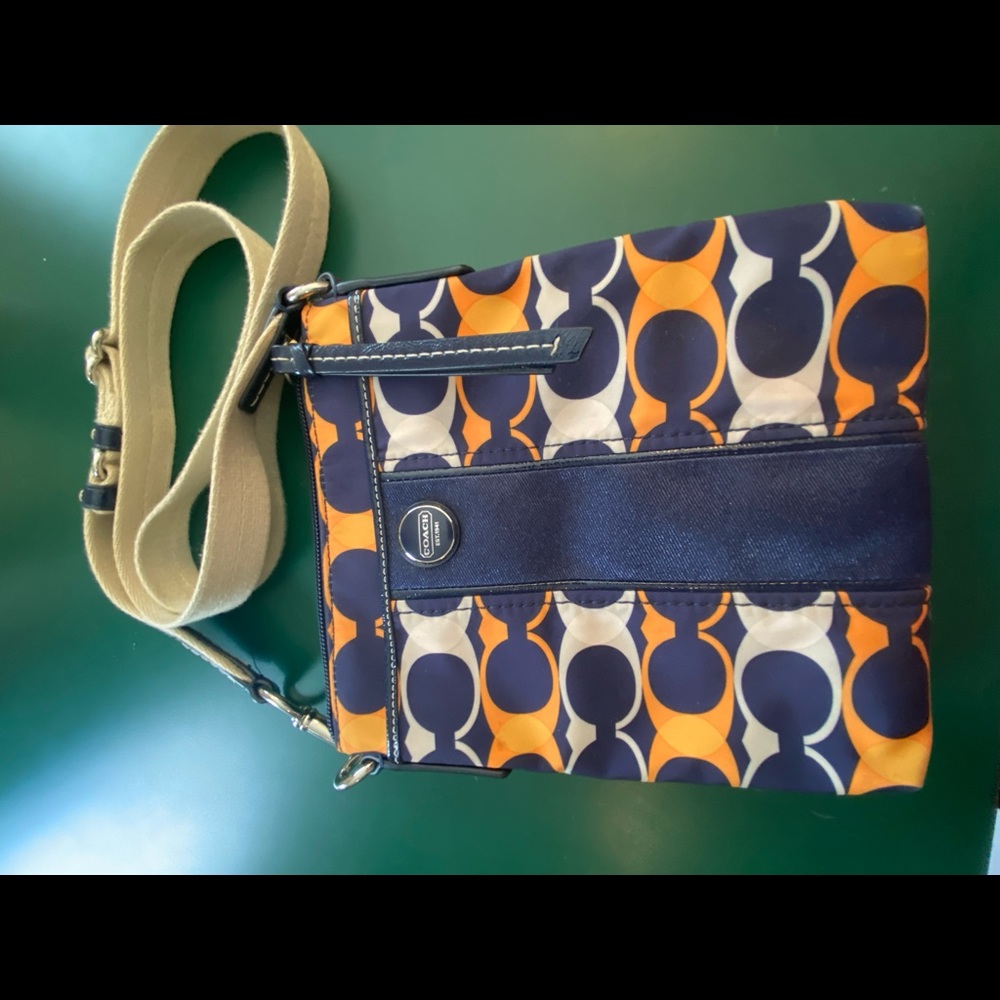 Crossbody Coach purse